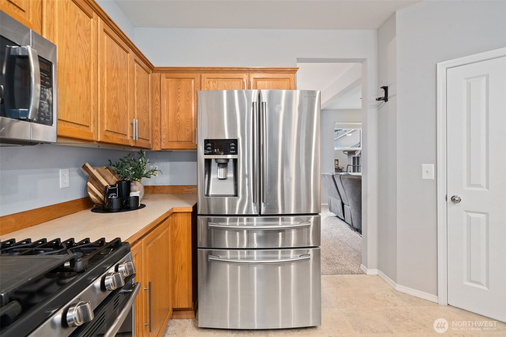 1991 NE Trussel Court , Bremerton, WA 98311