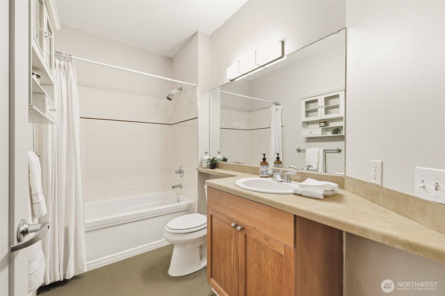 3671 Dayton Avenue N #2, Seattle, WA 98103