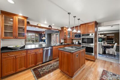 8902 Park Ridge Drive W, University Place, WA 98467 - Photo 5