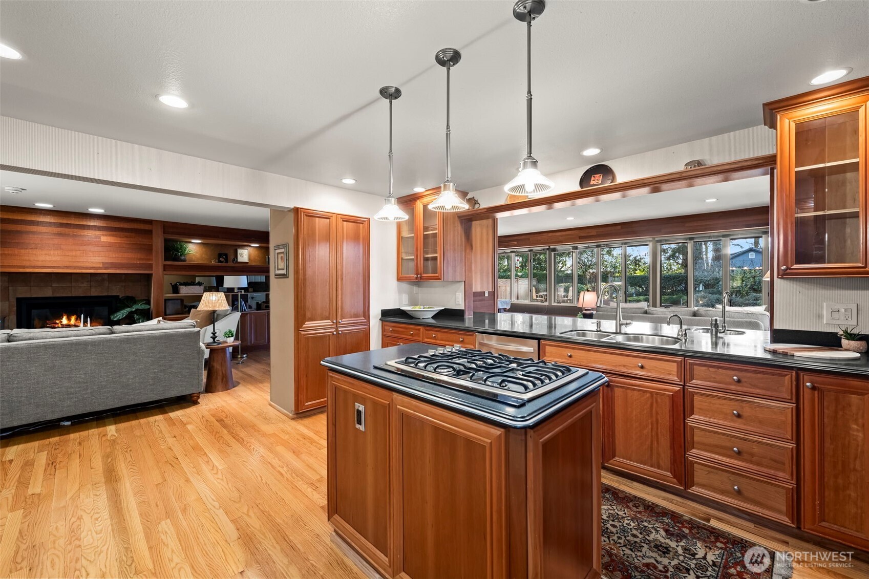 8902 Park Ridge Drive W, University Place, WA 98467