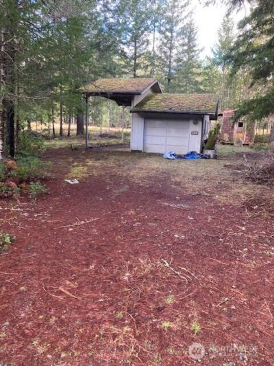 621 N Rainbow Way E, Hoodsport, WA 98548