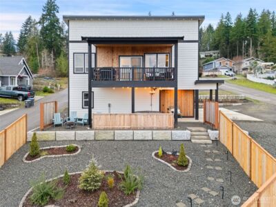 17 E Sellegren Road , Allyn, WA 98524