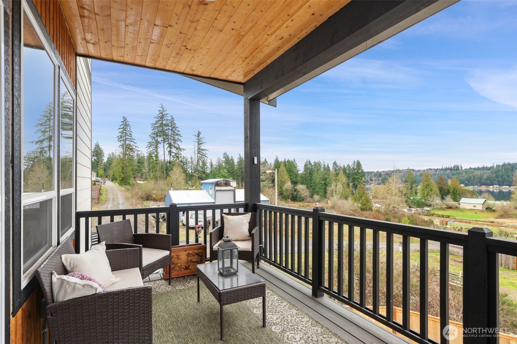 17 E Sellegren Road , Allyn, WA 98524