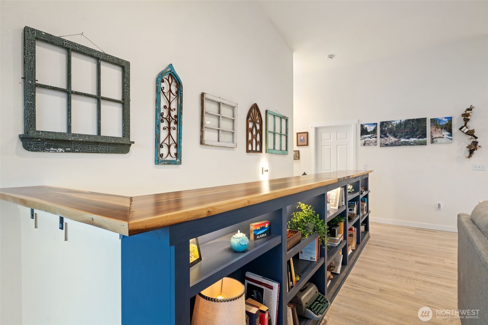 17 E Sellegren Road , Allyn, WA 98524