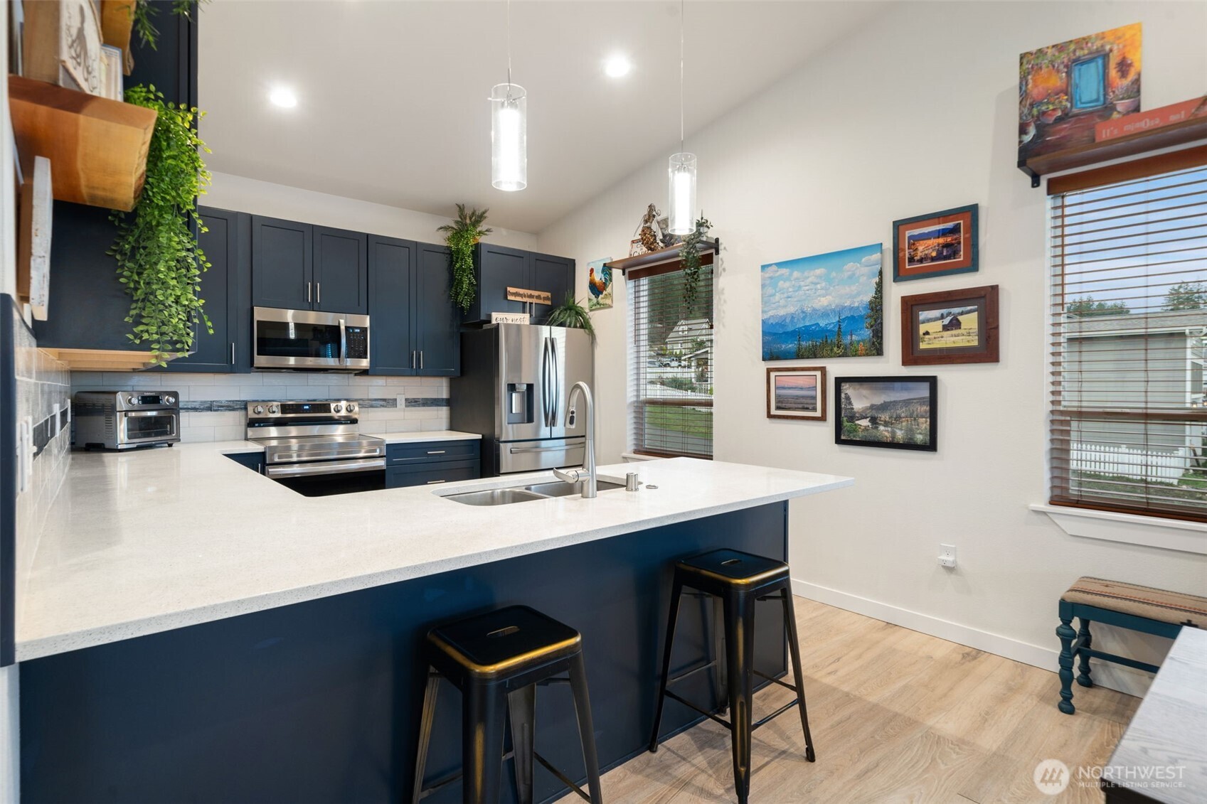 17 E Sellegren Road , Allyn, WA 98524