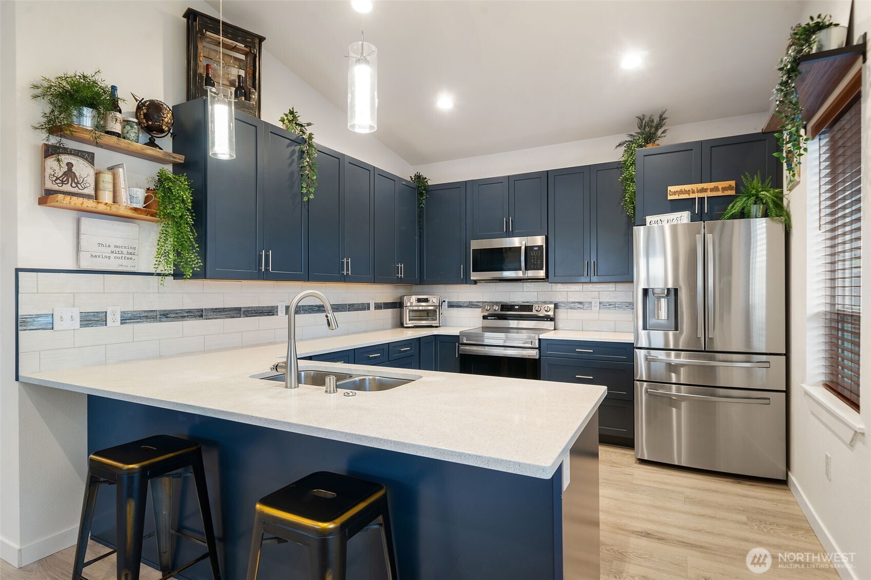 17 E Sellegren Road , Allyn, WA 98524