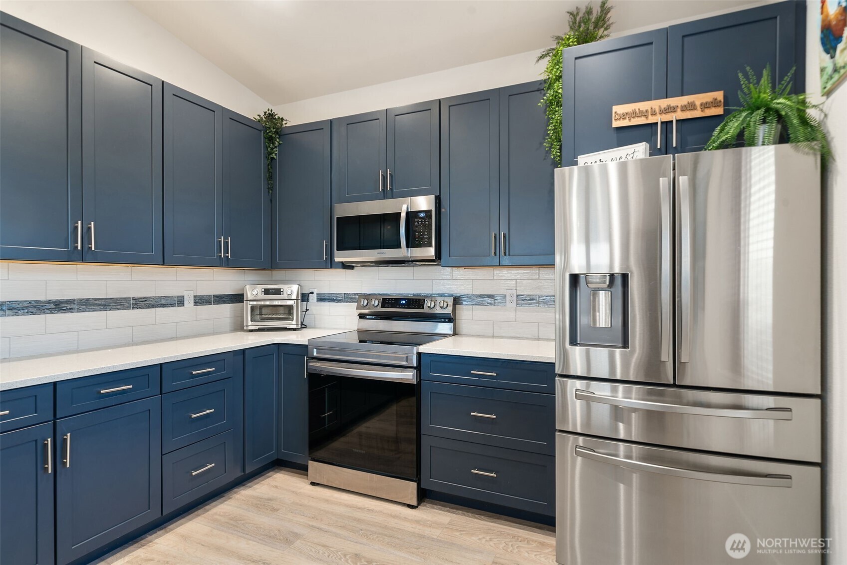 17 E Sellegren Road , Allyn, WA 98524