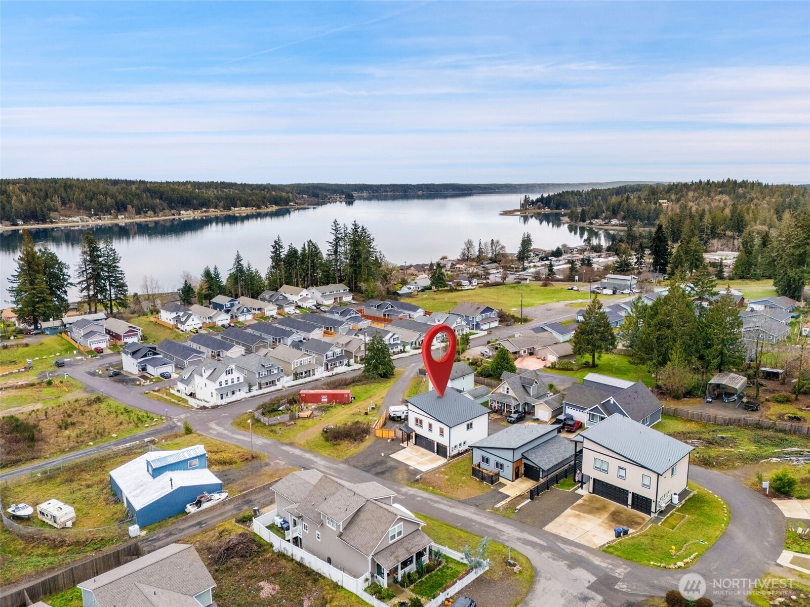 17 E Sellegren Road , Allyn, WA 98524