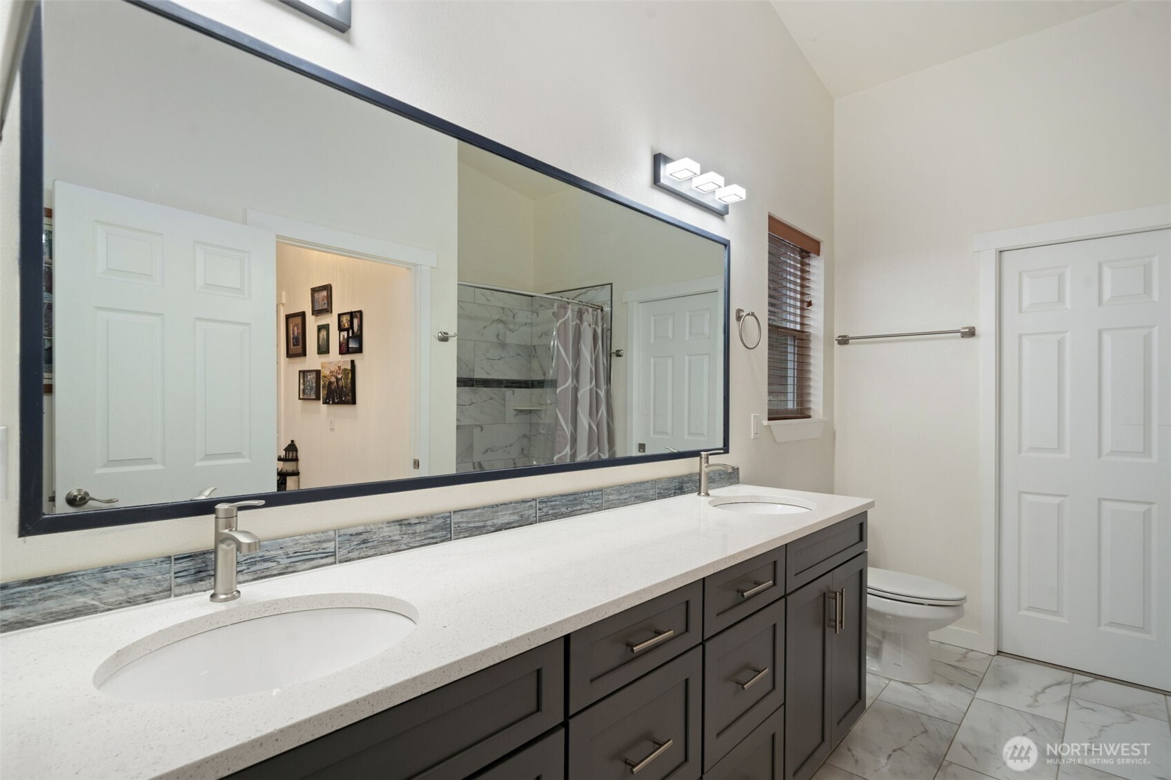 17 E Sellegren Road , Allyn, WA 98524