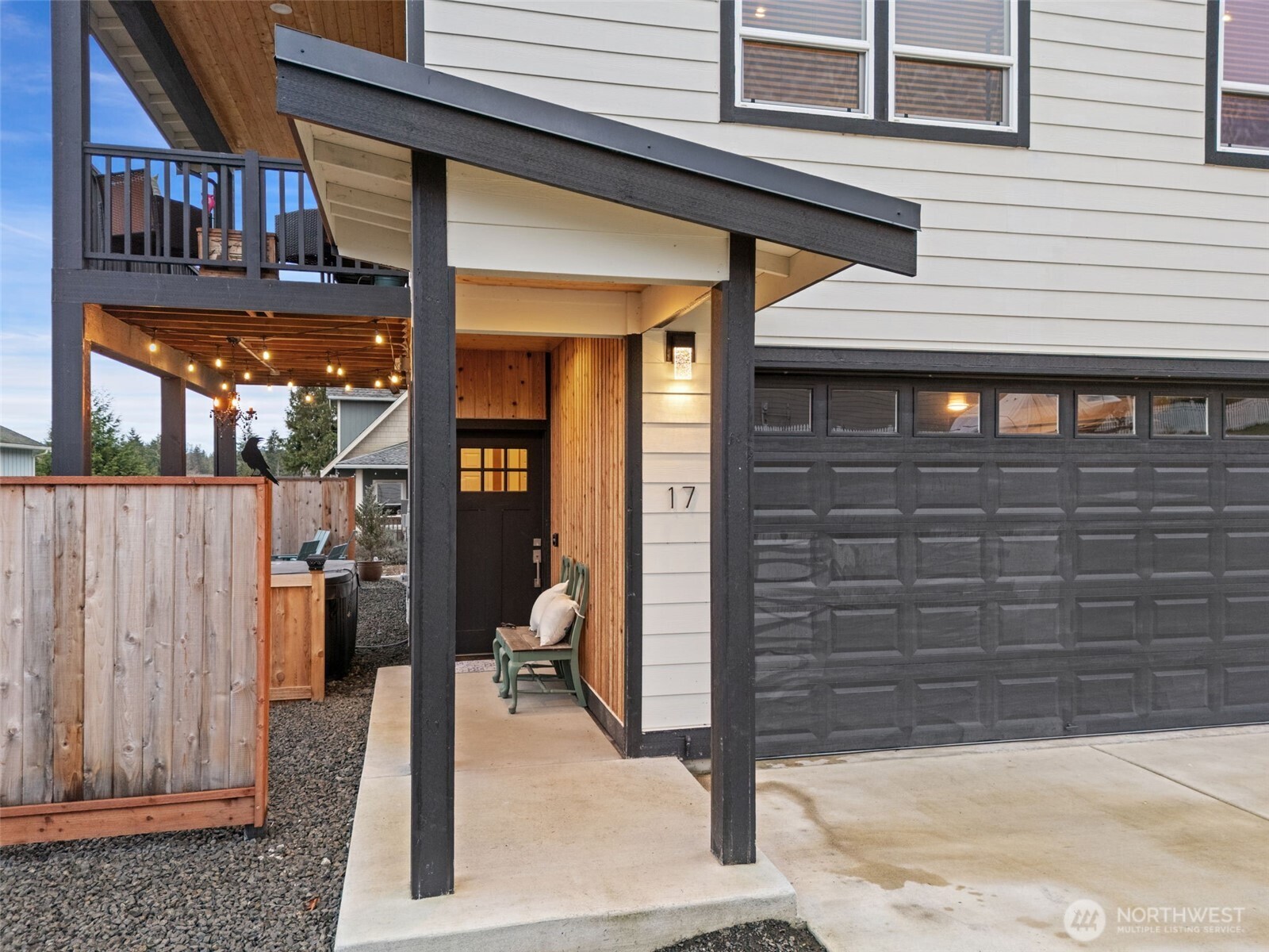 17 E Sellegren Road , Allyn, WA 98524