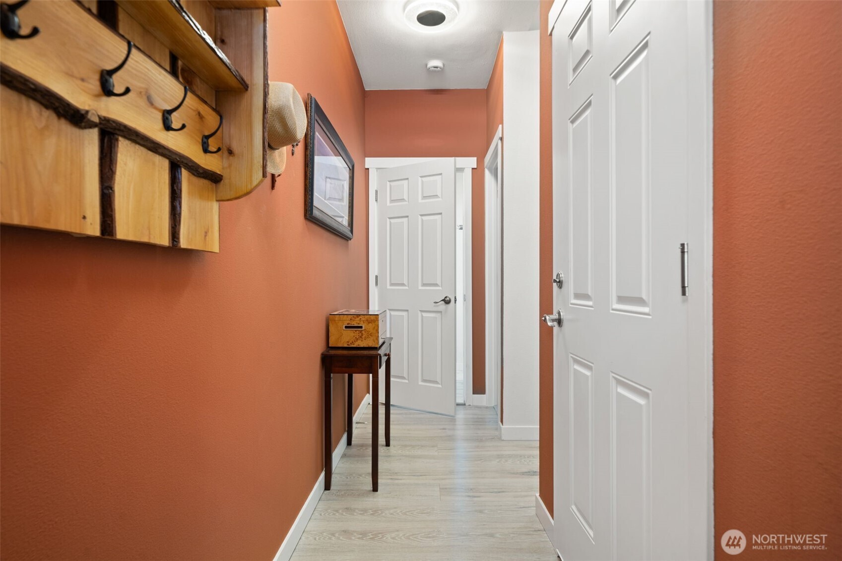 17 E Sellegren Road , Allyn, WA 98524