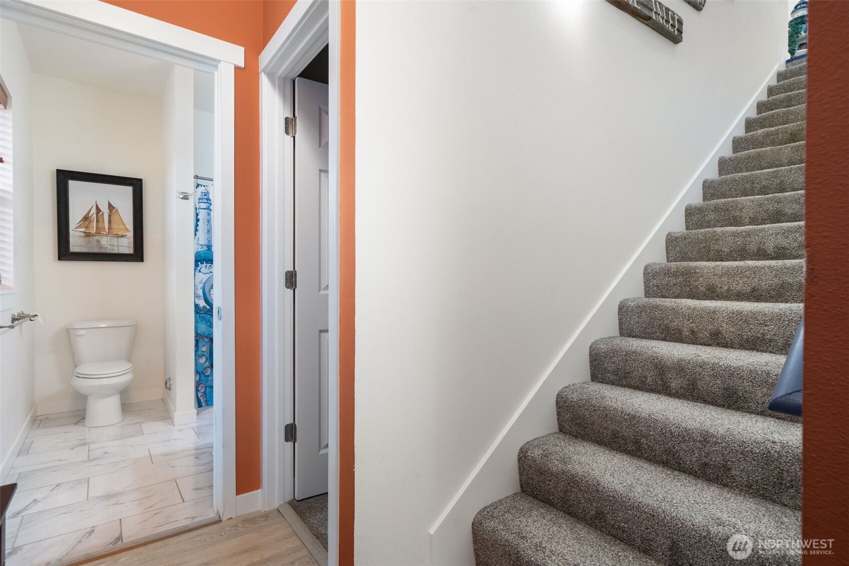 17 E Sellegren Road , Allyn, WA 98524