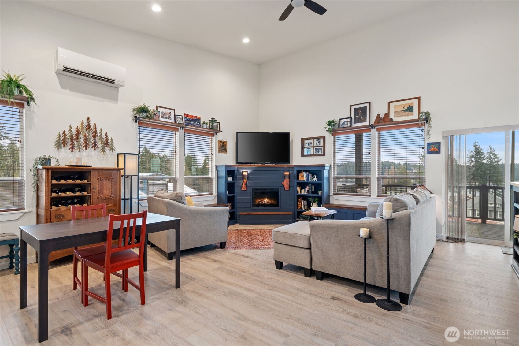 17 E Sellegren Road , Allyn, WA 98524