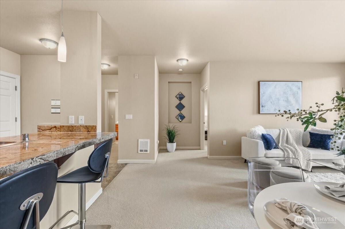 6800 132nd Place SE #E203, Newcastle, WA 98059