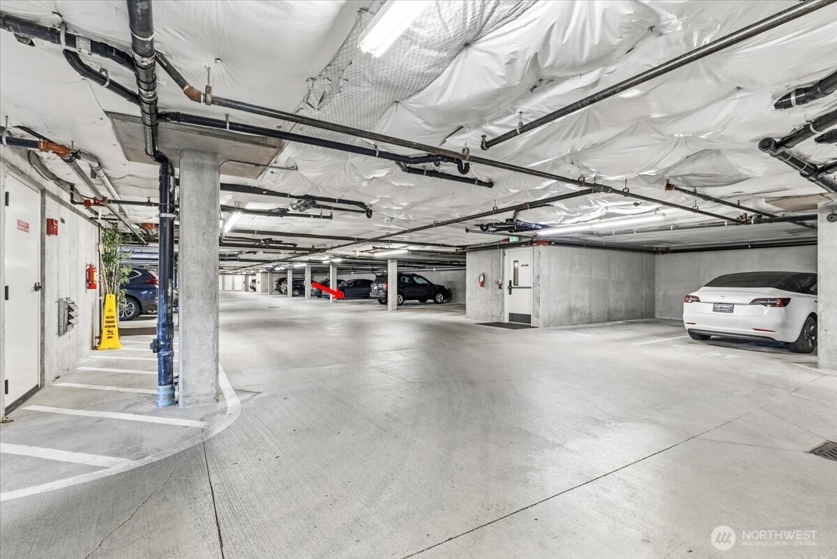 6800 132nd Place SE #E203, Newcastle, WA 98059