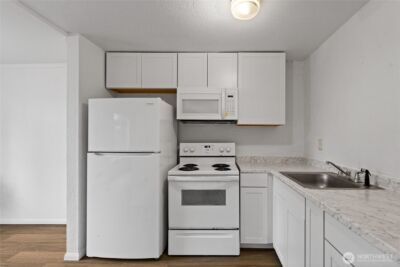 10423 13th Avenue Ct S, Tacoma, WA 98444 - Photo 8