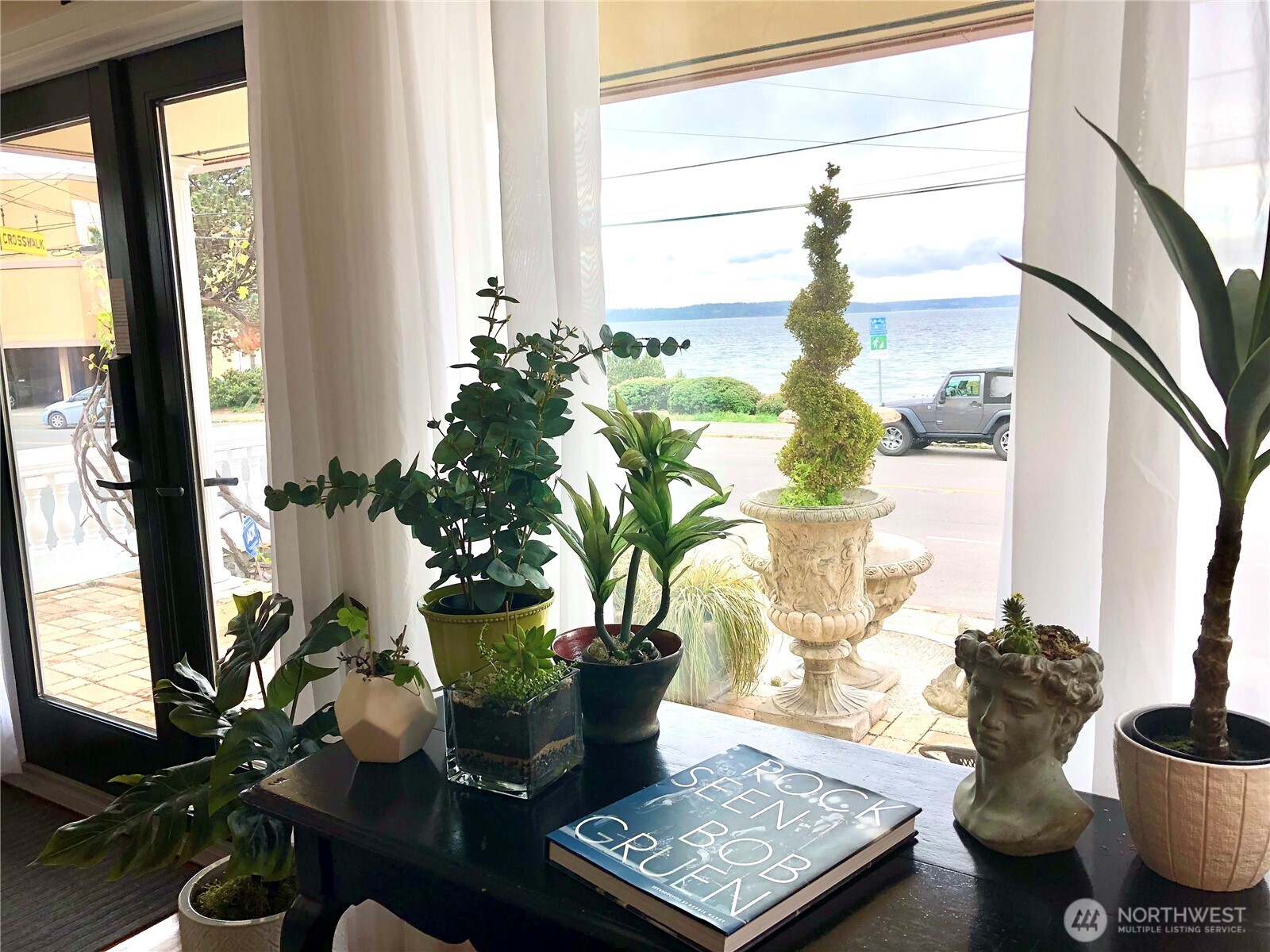 4030 Beach Drive SW, Seattle, WA 98116