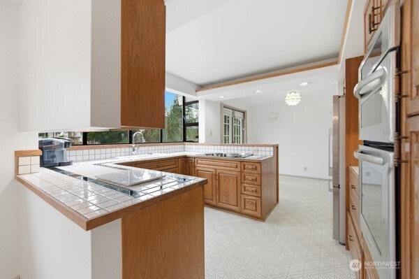 23629 86TH Av W , Edmonds, WA 98026