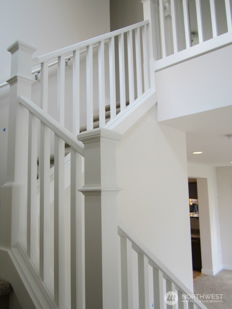 1644 NE 14th Place , Issaquah, WA 98029