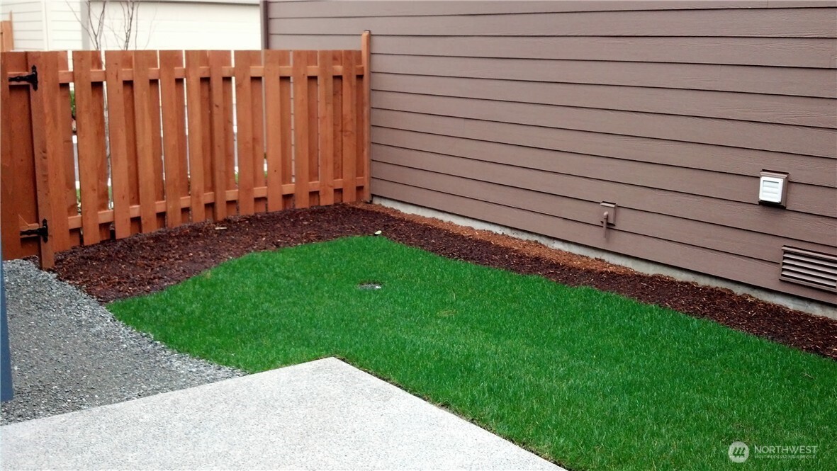 1644 NE 14th Place , Issaquah, WA 98029