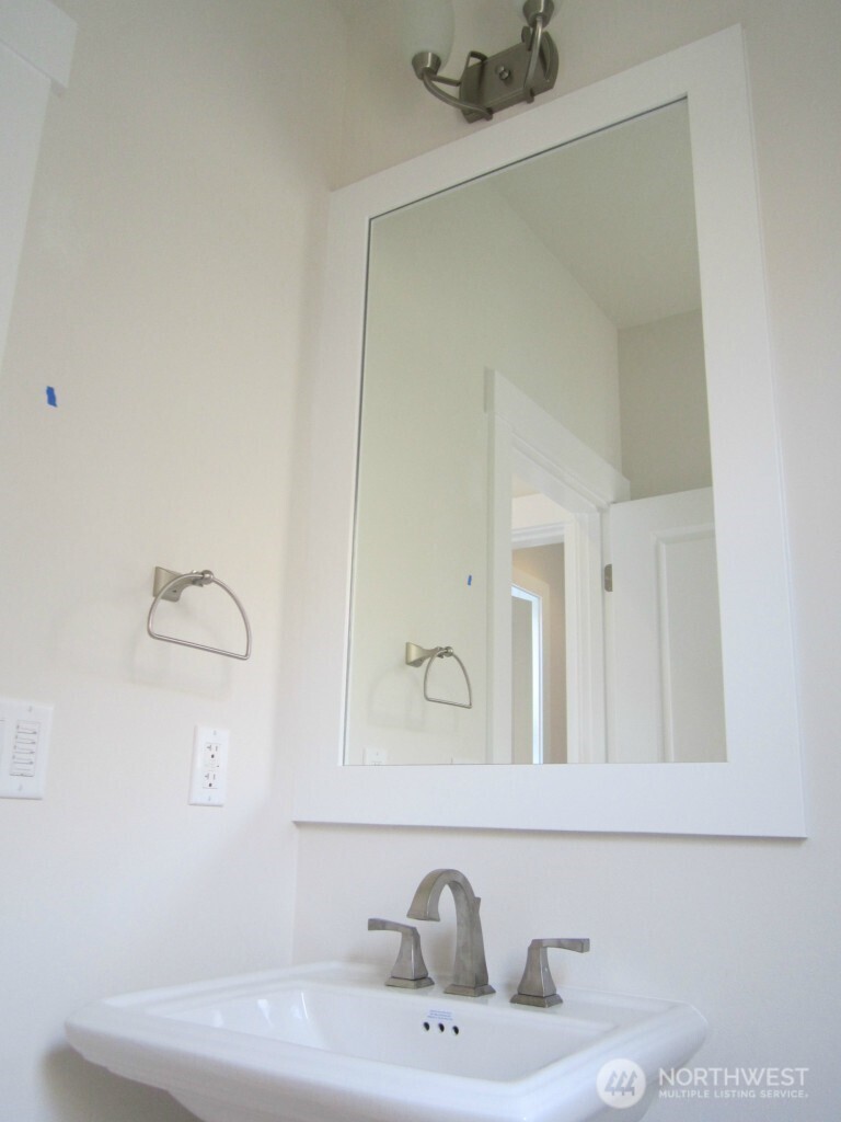 1644 NE 14th Place , Issaquah, WA 98029