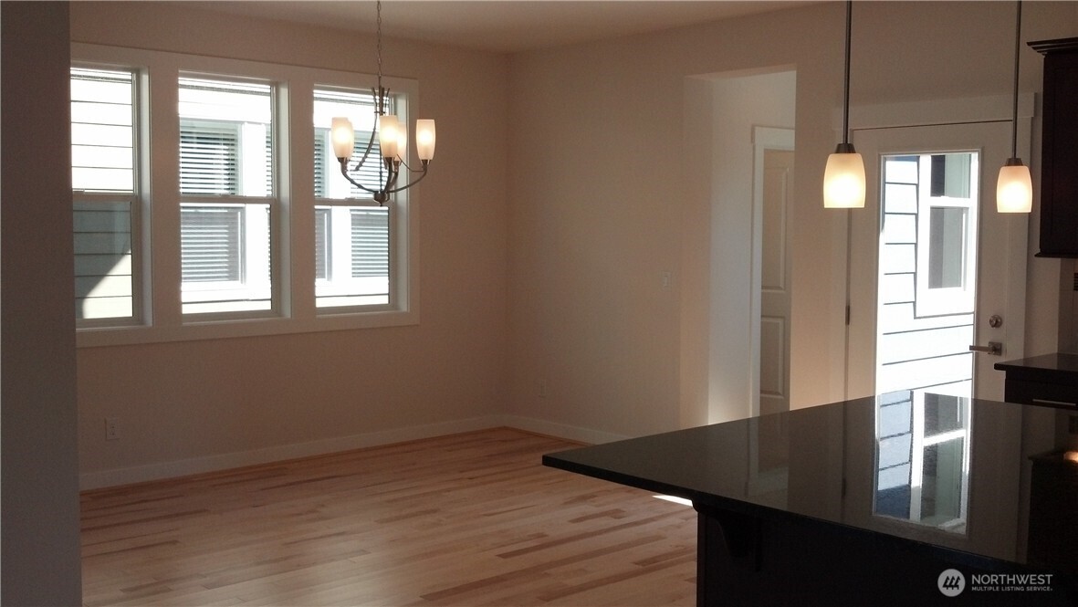 1644 NE 14th Place , Issaquah, WA 98029