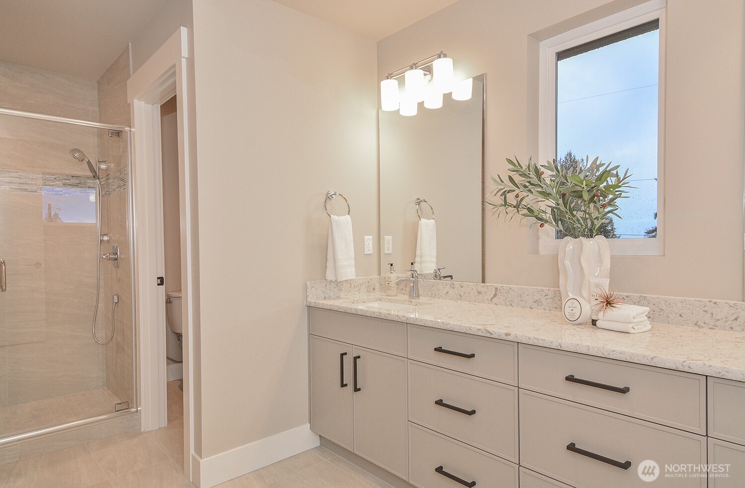 10202 44th Avenue SW, Seattle, WA 98146