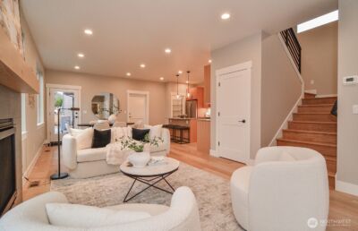 10202 44th Avenue SW, Seattle, WA 98146 - Photo 4