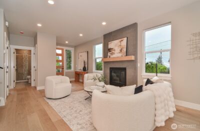 10202 44th Avenue SW, Seattle, WA 98146 - Photo 5