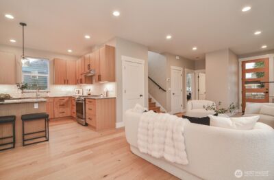 10202 44th Avenue SW, Seattle, WA 98146 - Photo 7