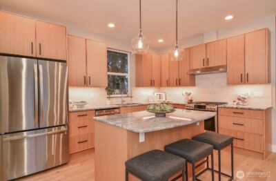 10202 44th Avenue SW, Seattle, WA 98146 - Photo 9