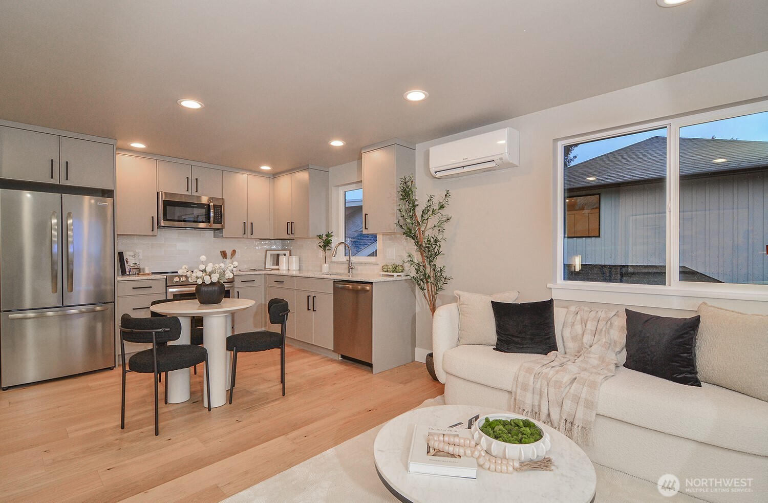 4319 SW 102nd Street , Seattle, WA 98146