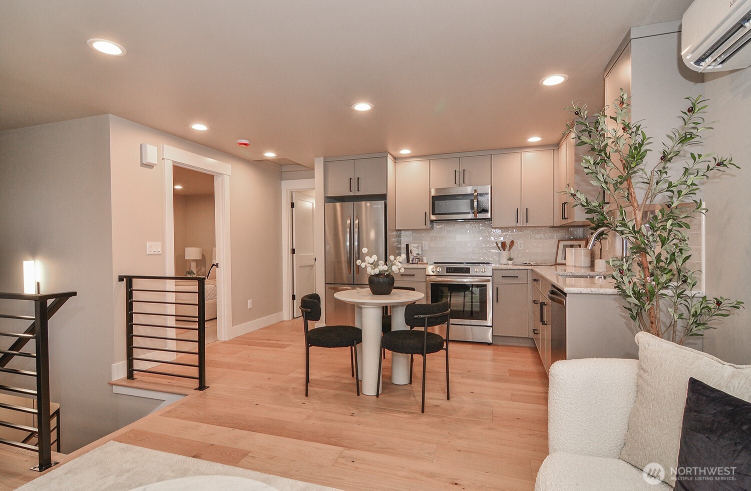 4319 SW 102nd Street , Seattle, WA 98146