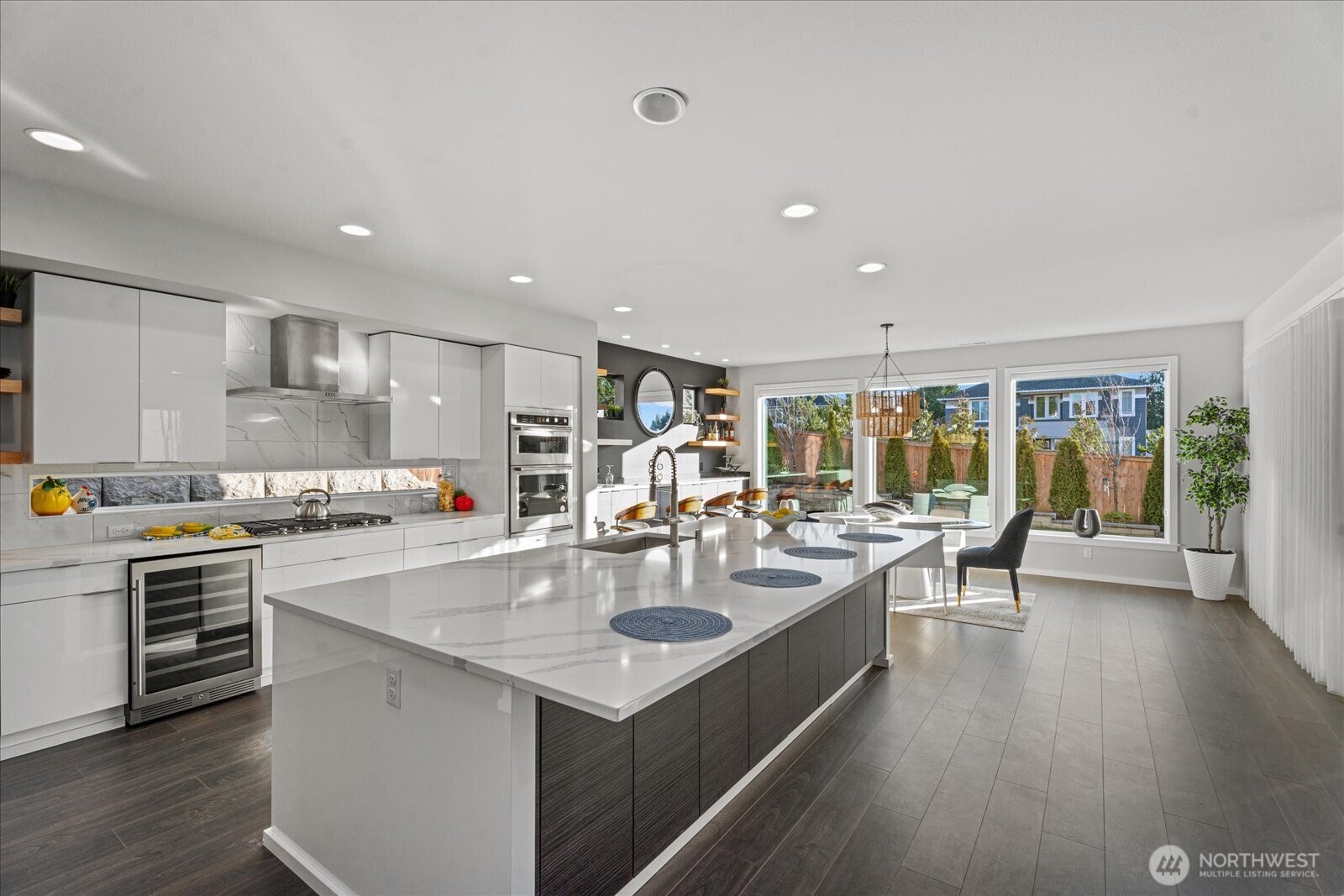 21713 SE 256th Place , Maple Valley, WA 98038