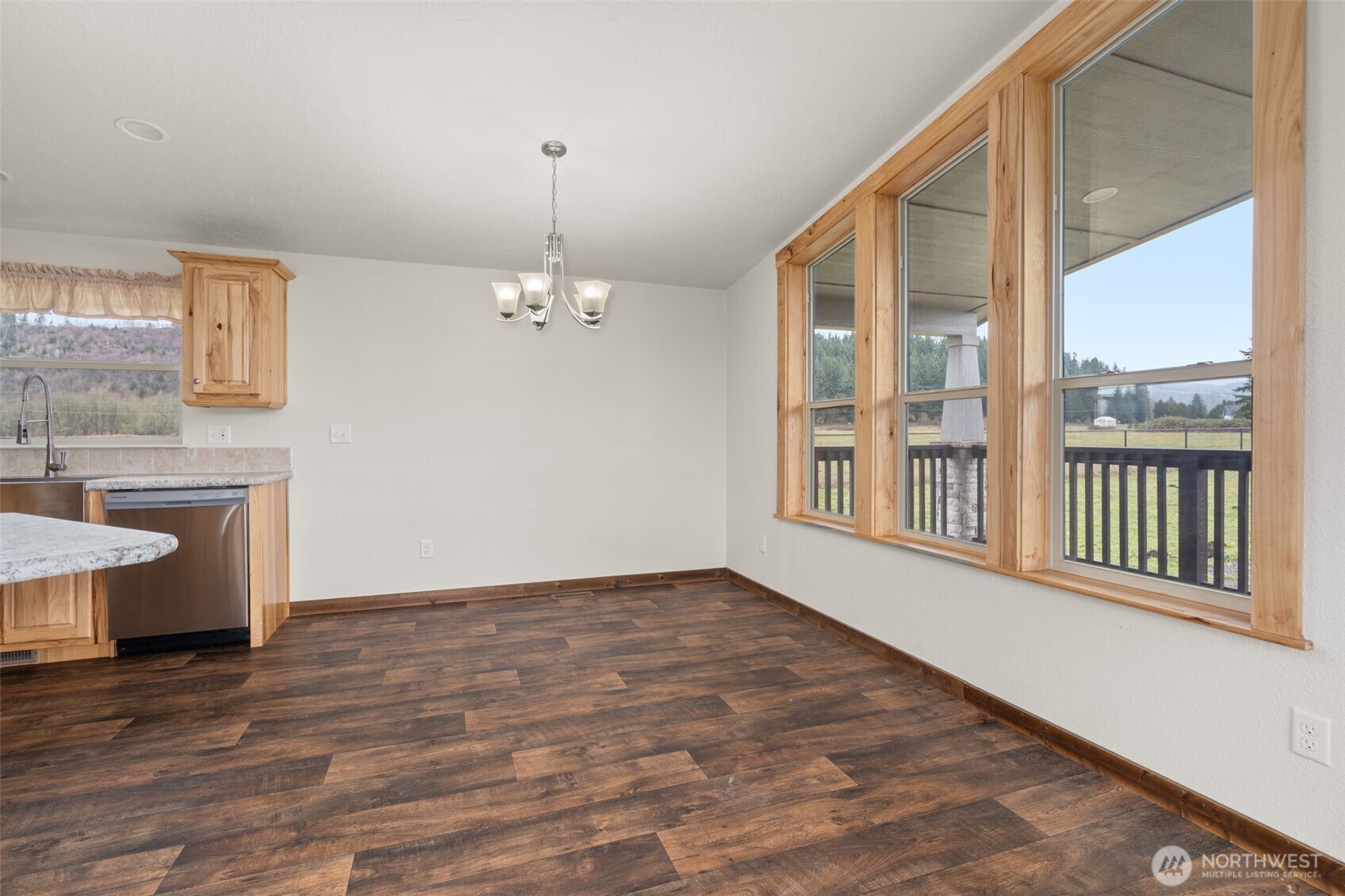 210 Mossyrock Rd W , Mossyrock, WA 98564