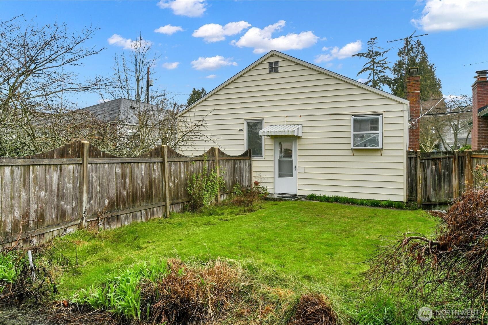 8317 30th Avenue NW, Seattle, WA 98117-3832