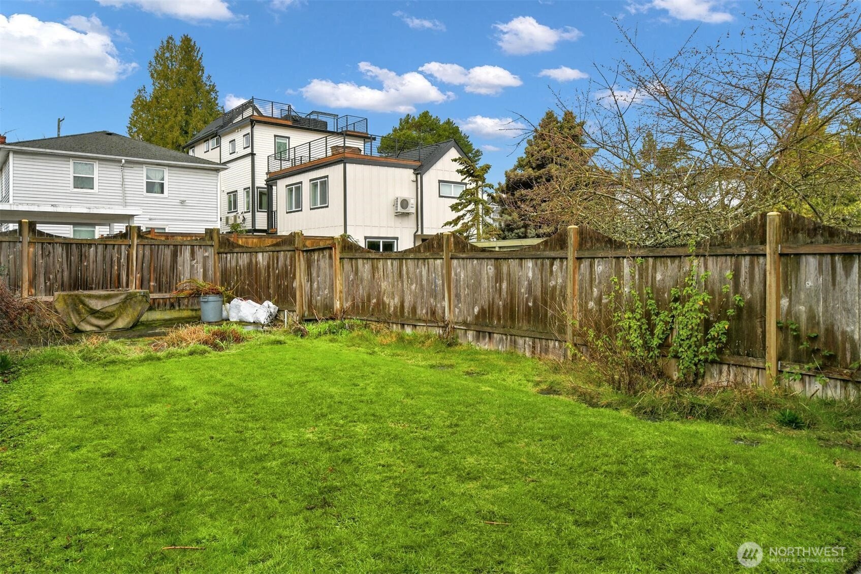 8317 30th Avenue NW, Seattle, WA 98117-3832