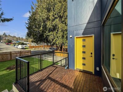 620 Stevens Avenue NW, Renton, WA 98507 - Photo 2