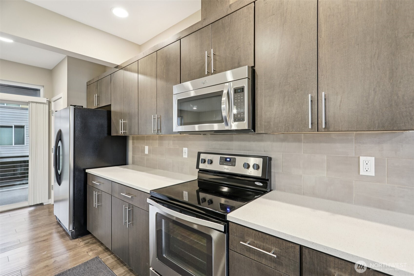 13724 Ash Way #F-3, Everett, WA 98204