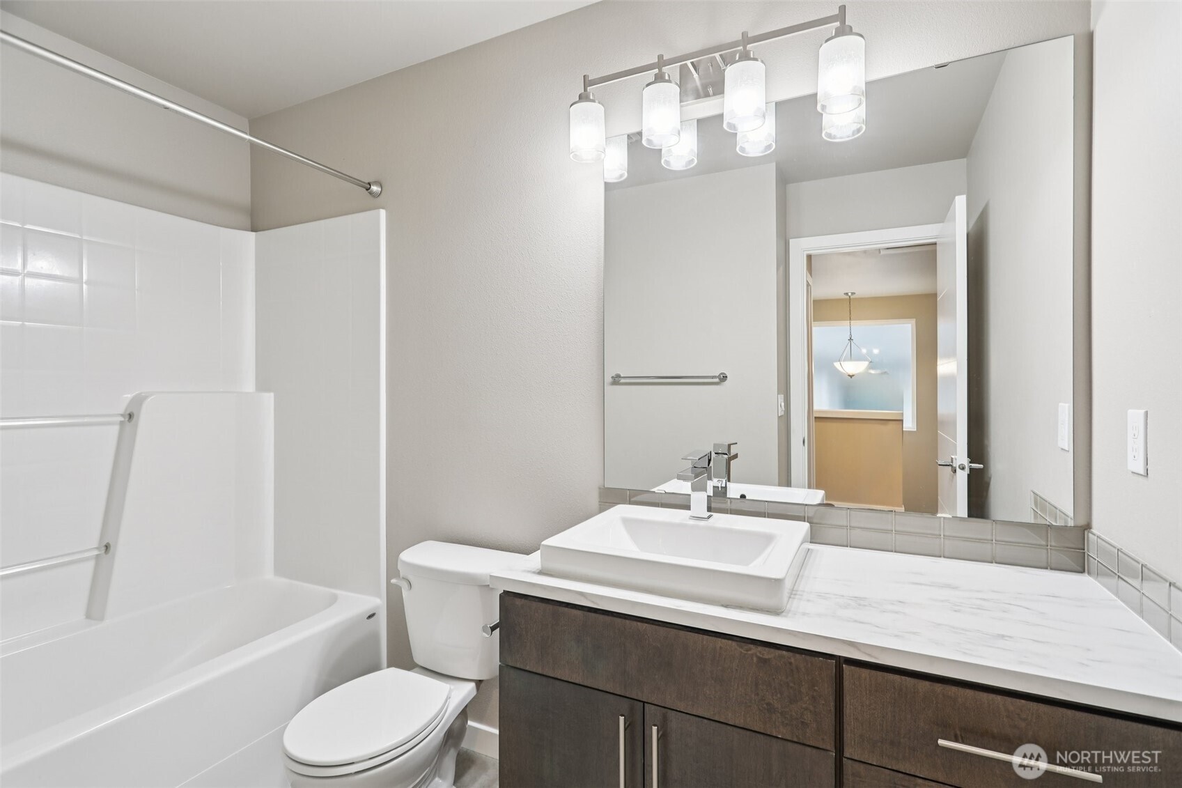 13724 Ash Way #F-3, Everett, WA 98204