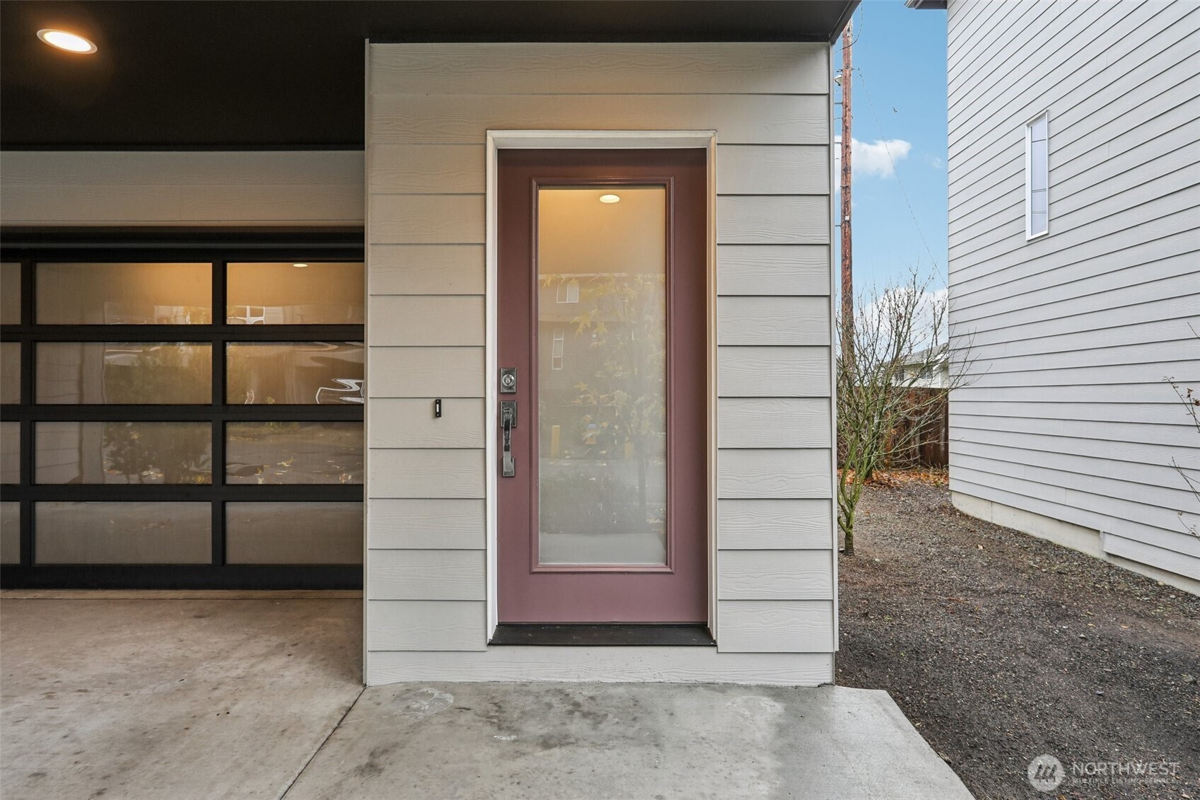 13724 Ash Way #F-3, Everett, WA 98204