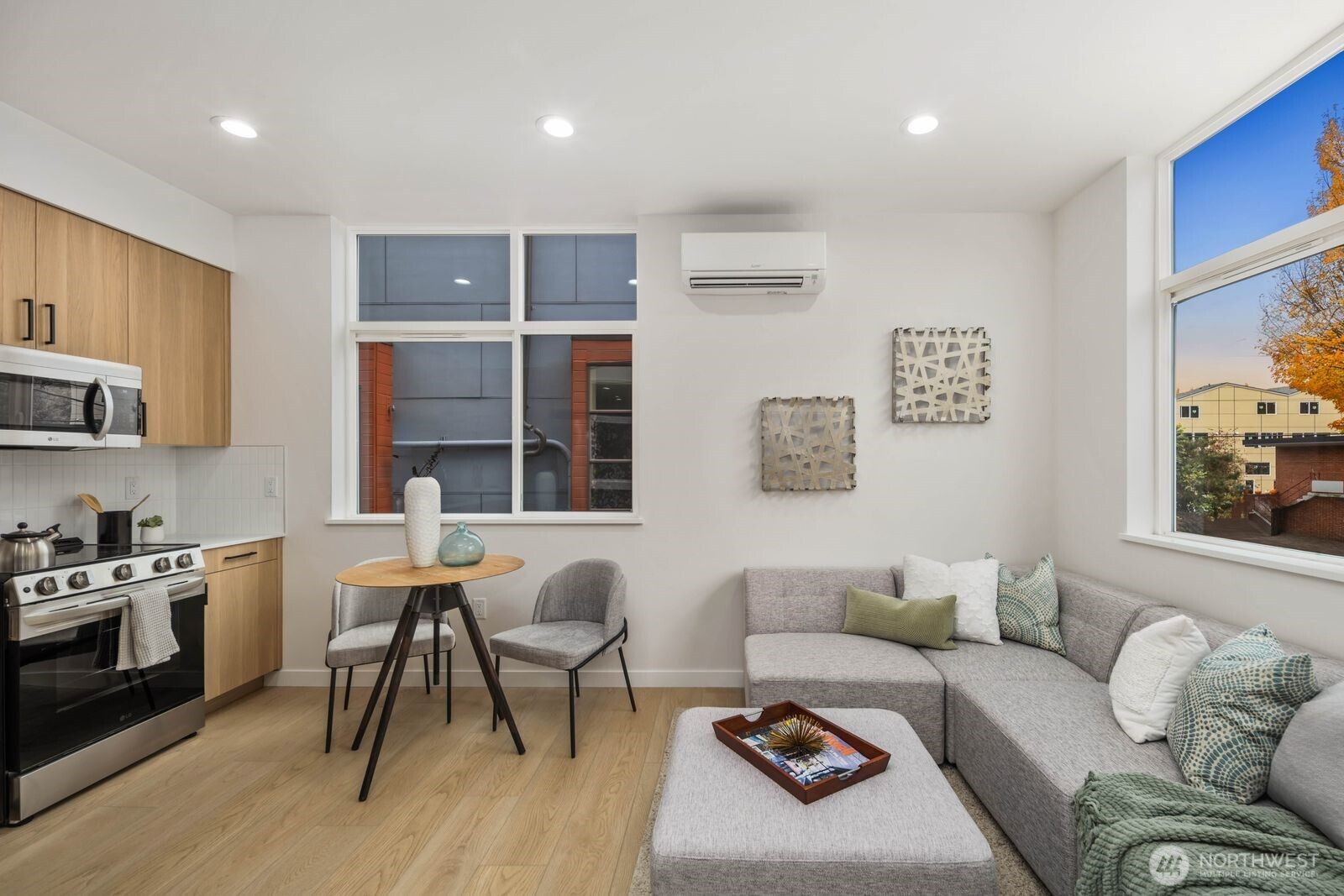 546 S Cloverdale Street #B, Seattle, WA 98108