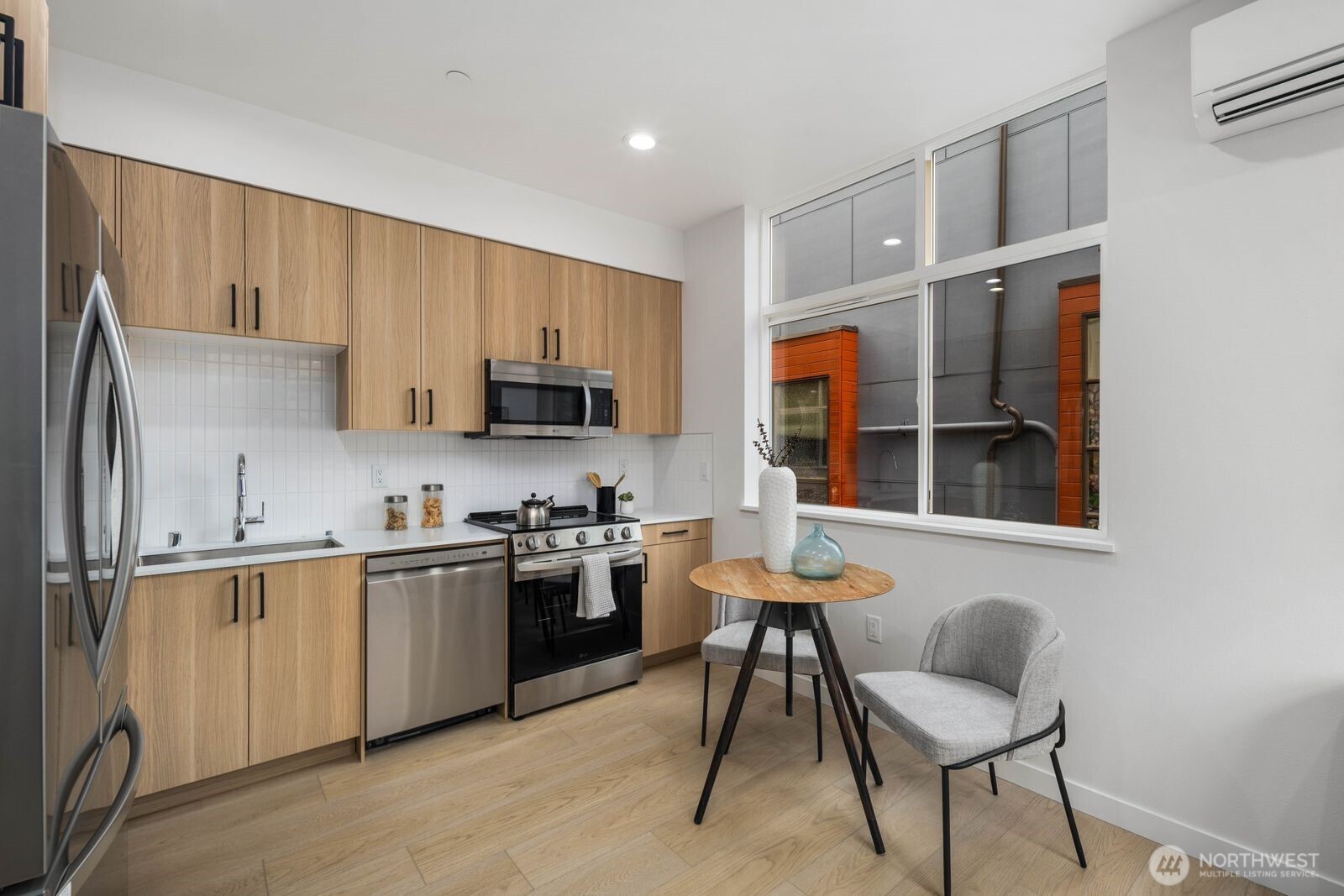 546 S Cloverdale Street #B, Seattle, WA 98108