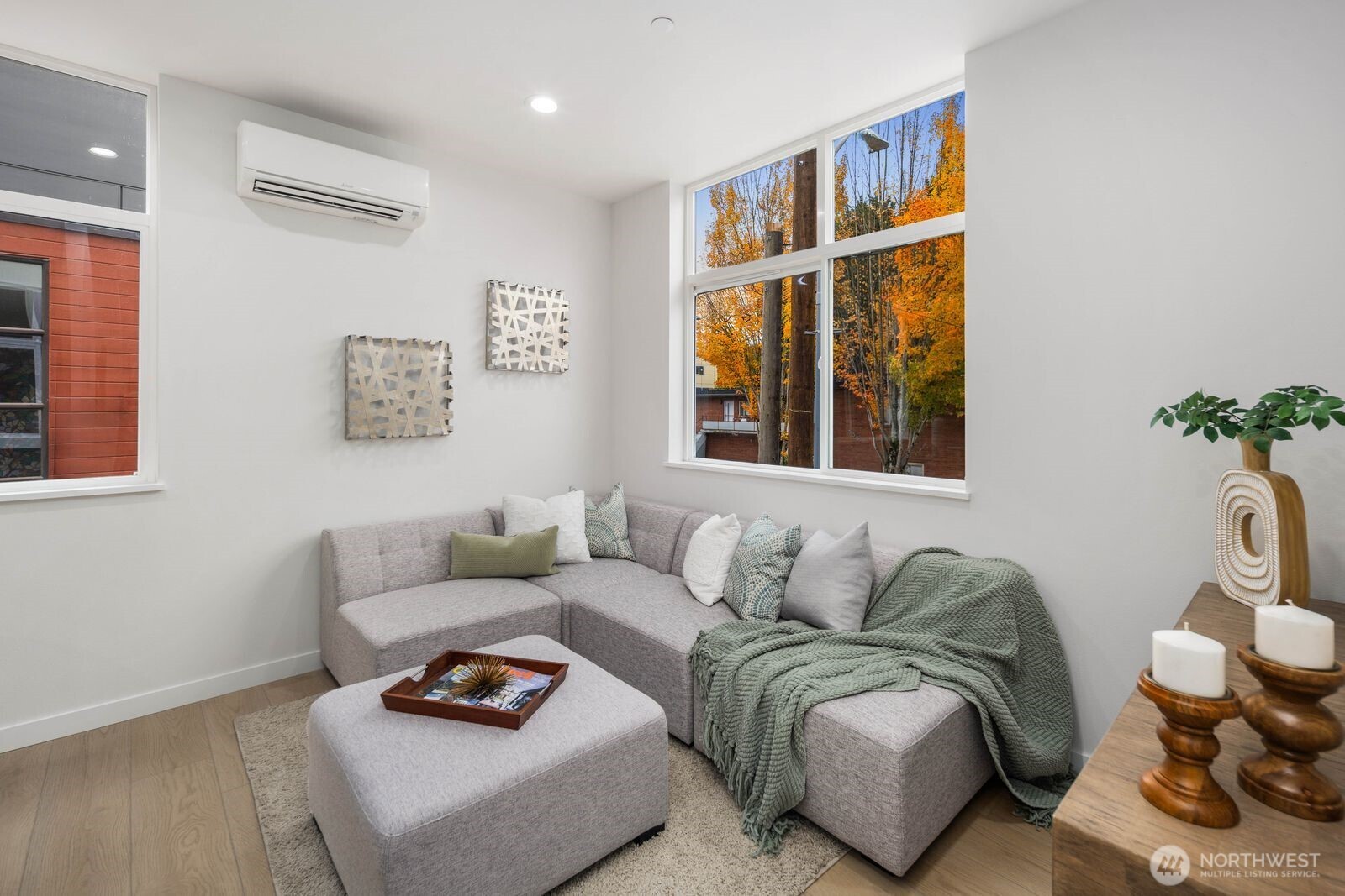 546 S Cloverdale Street #B, Seattle, WA 98108