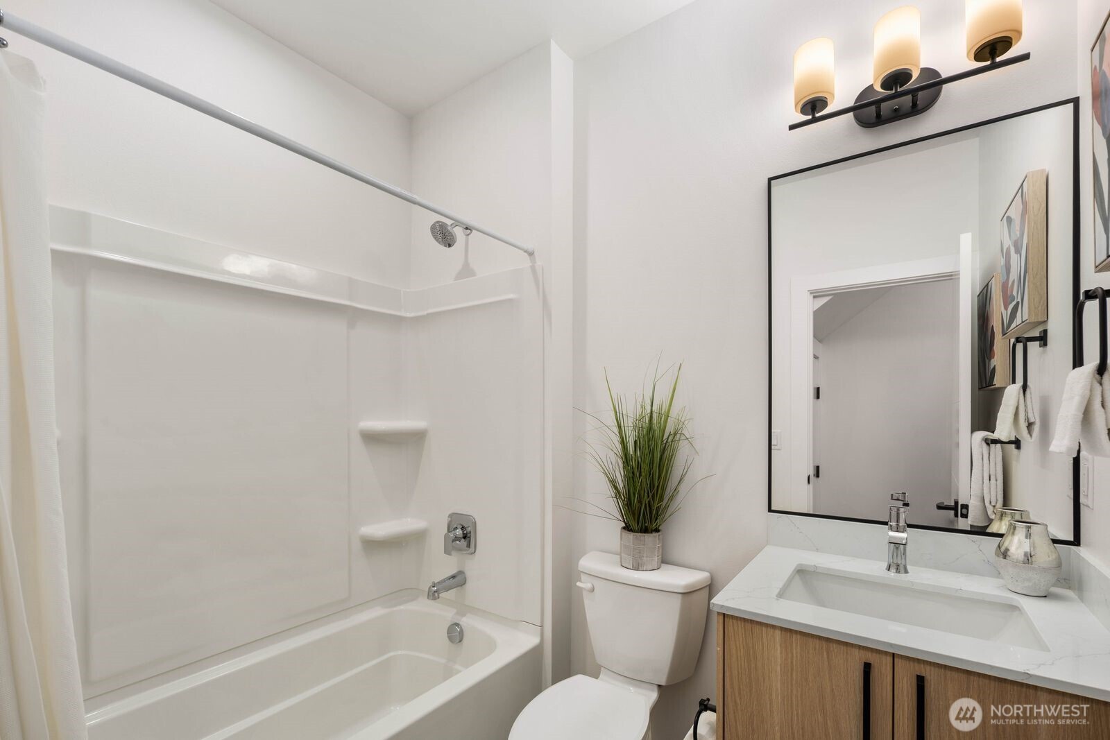 546 S Cloverdale Street #B, Seattle, WA 98108