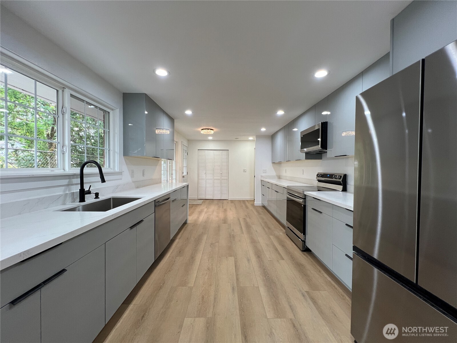 6716 Mt Tacoma Drive SW, Lakewood, WA 98499