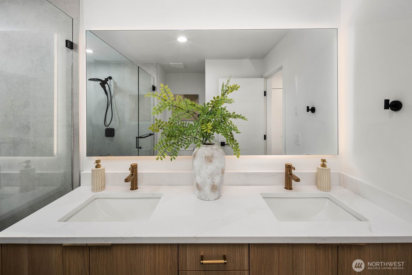 937 N 87th Street #A, Seattle, WA 98103