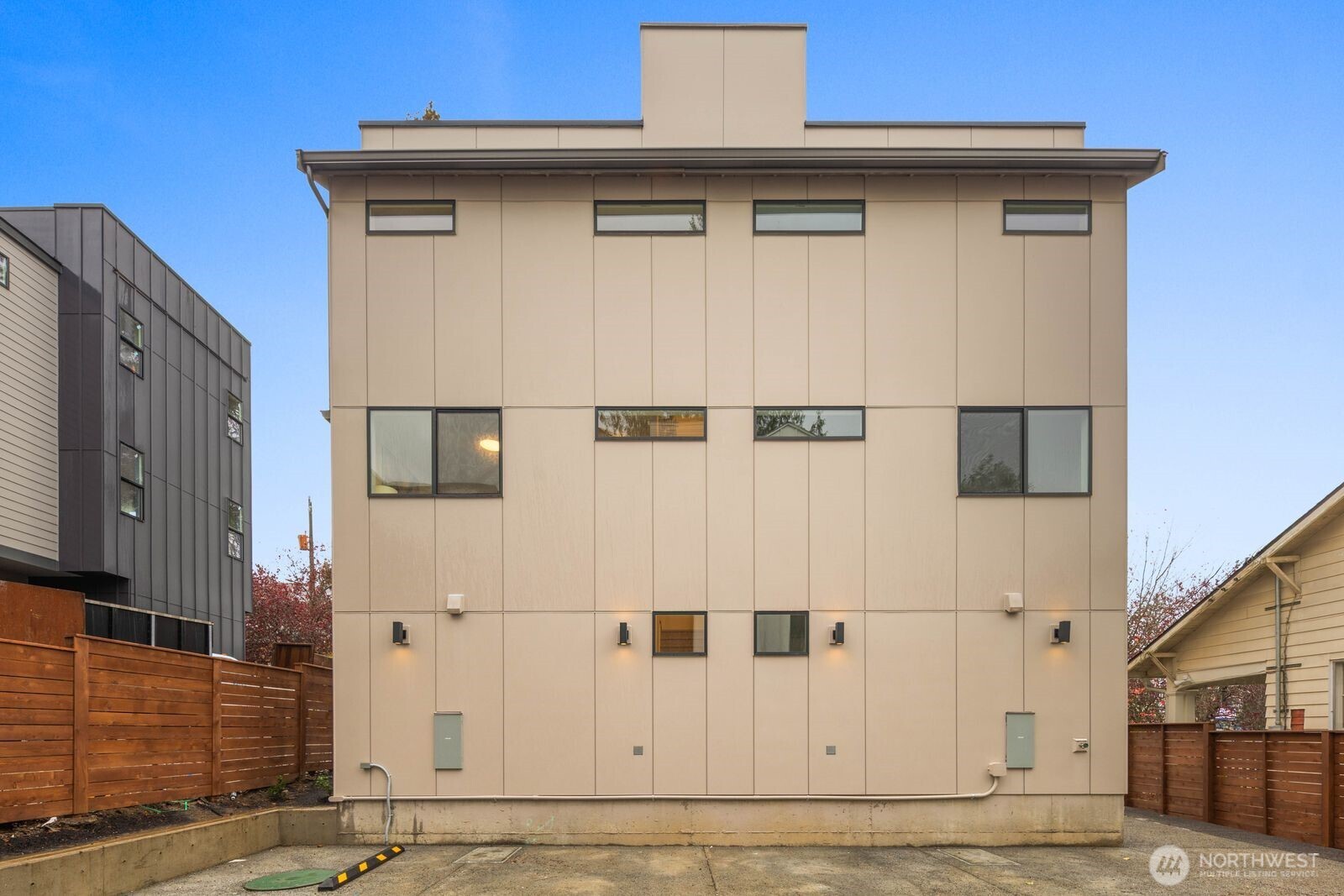 937 N 87th Street #A, Seattle, WA 98103