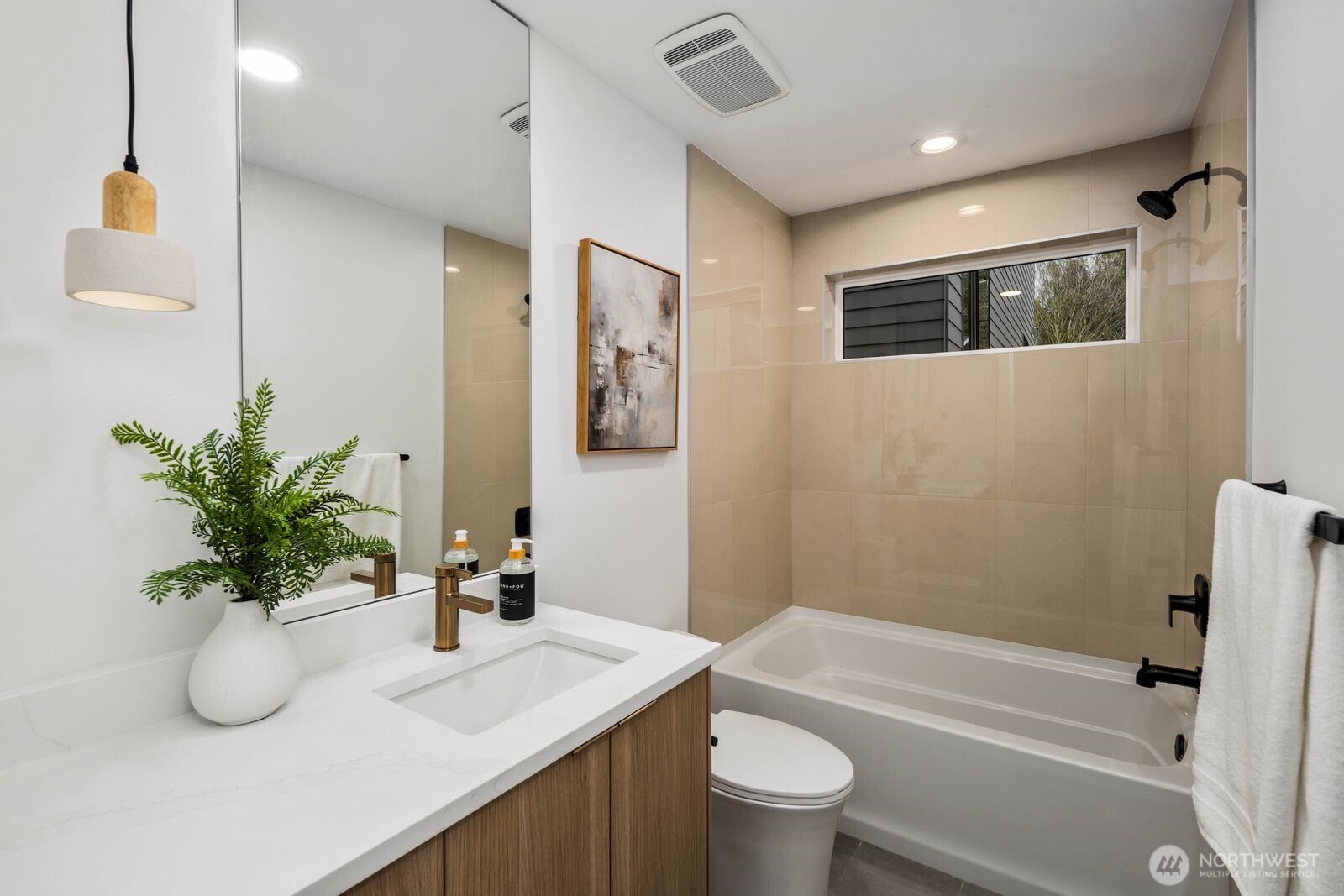 939 N 87th Street #A, Seattle, WA 98103