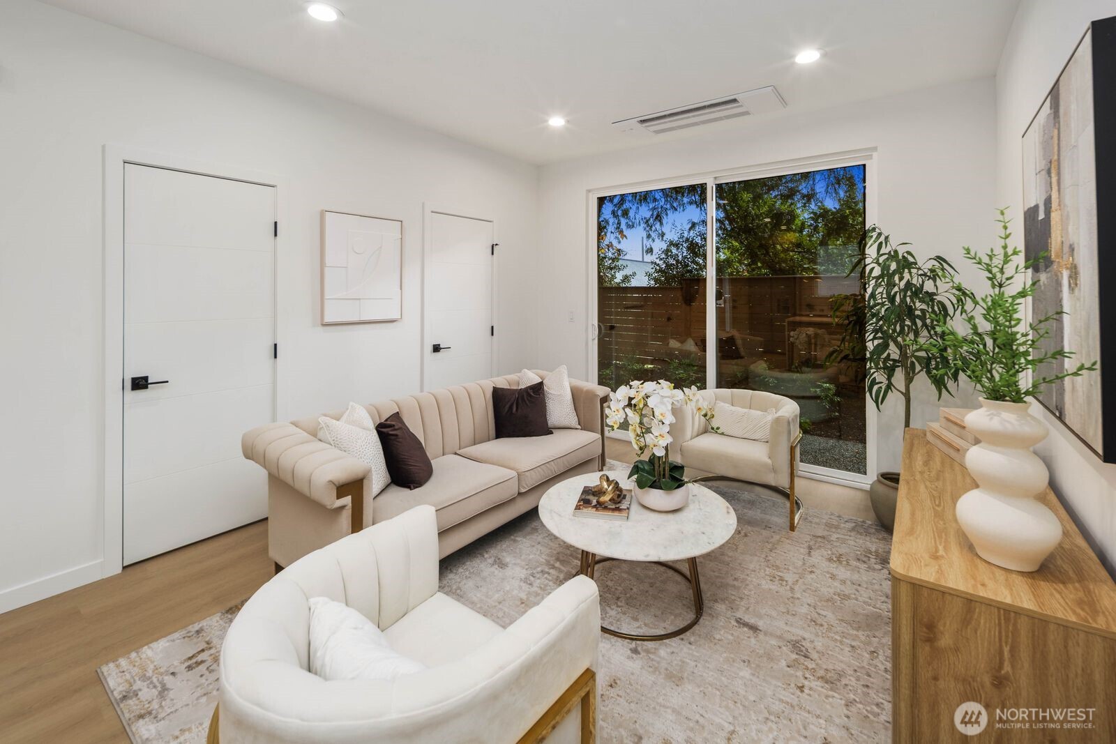 939 N 87th Street #A, Seattle, WA 98103